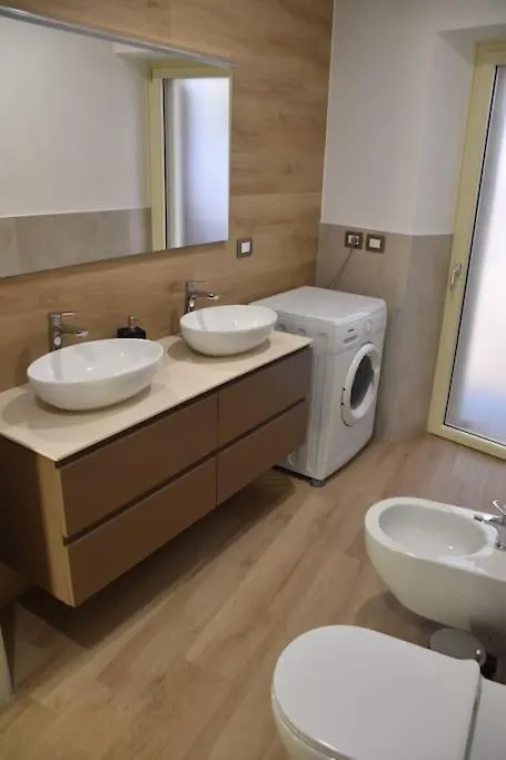 Casa Vacanze Casa Vittoria Cod.017106-Cni-00074 Marone 0*,  Italy